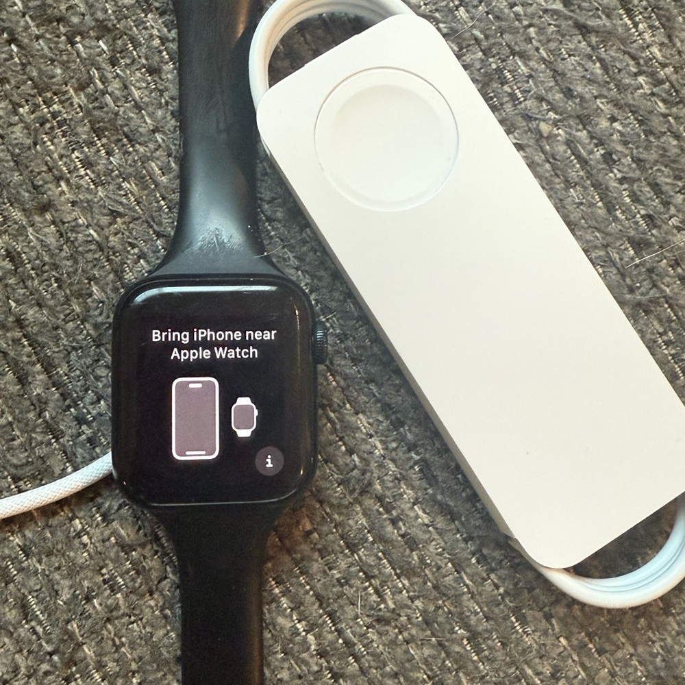 Apple Watch Series - SE -Black -40mm